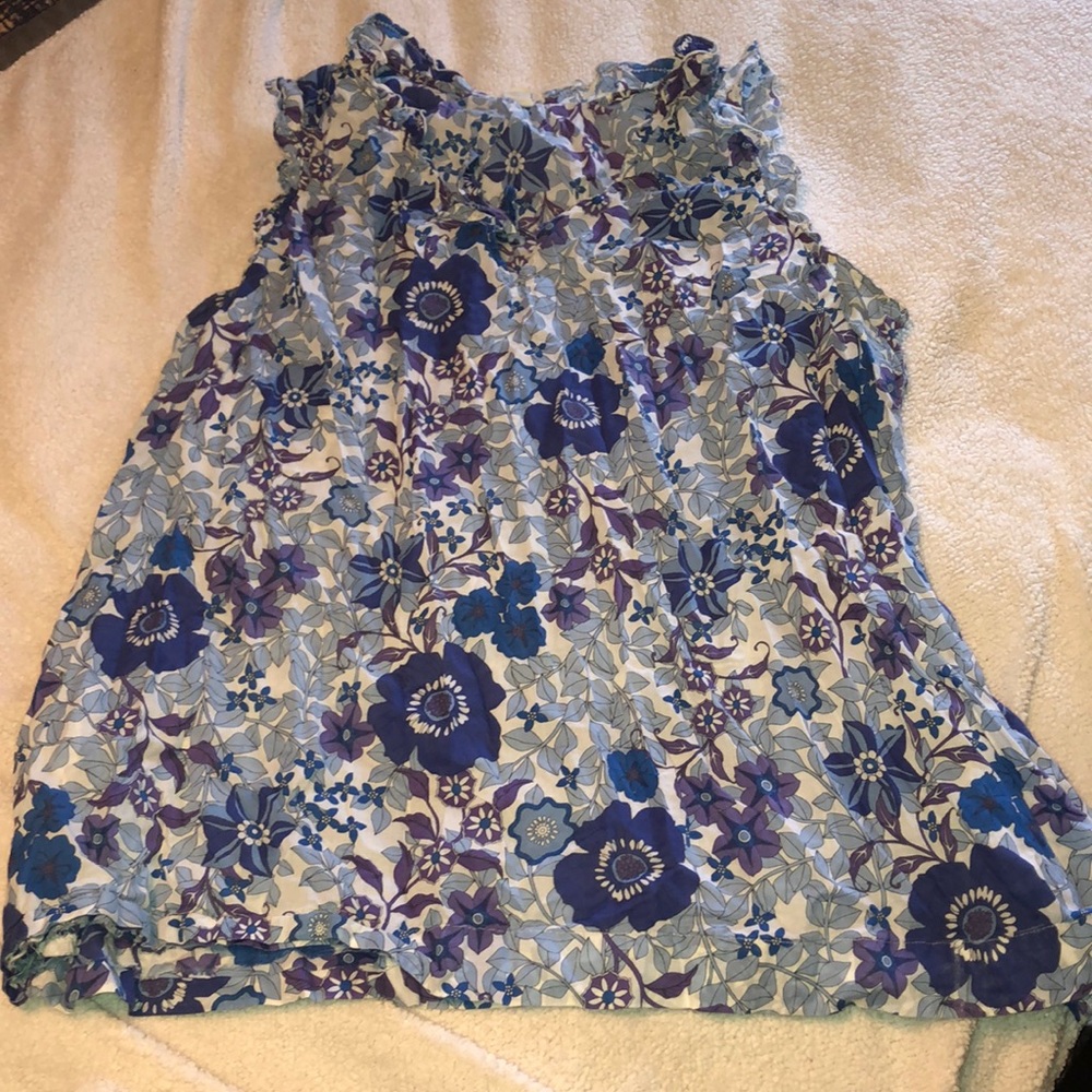 Old navy ruffly tank